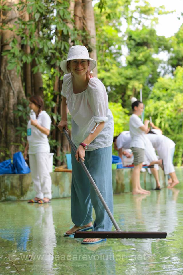 Cleaning the outer environment for a calmer mind