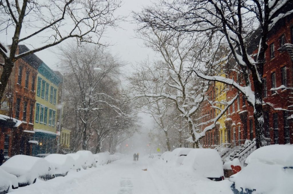 3 Simple Ways to be a Mindful Neighbor This Winter