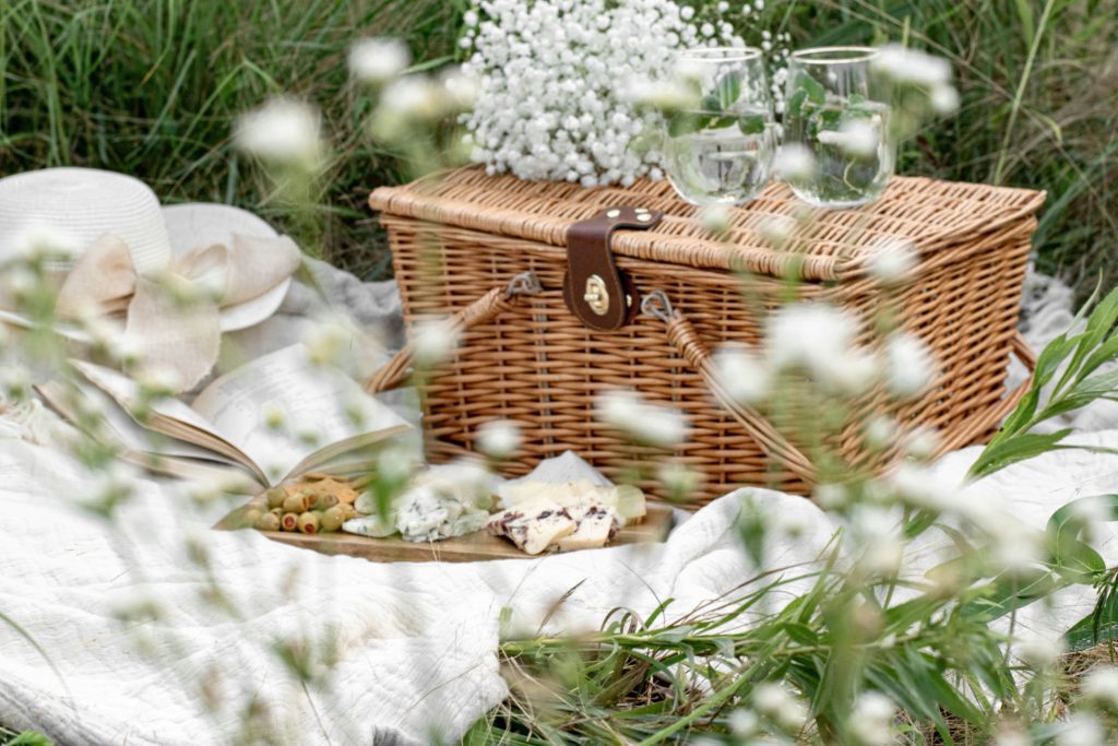 Can Dining Alfresco Improve Your Well-Being?